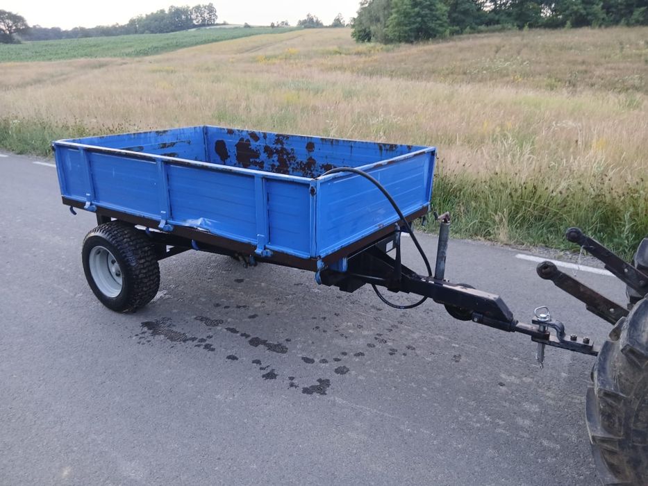 Remorca pentru tractor basculabila , recent adusa