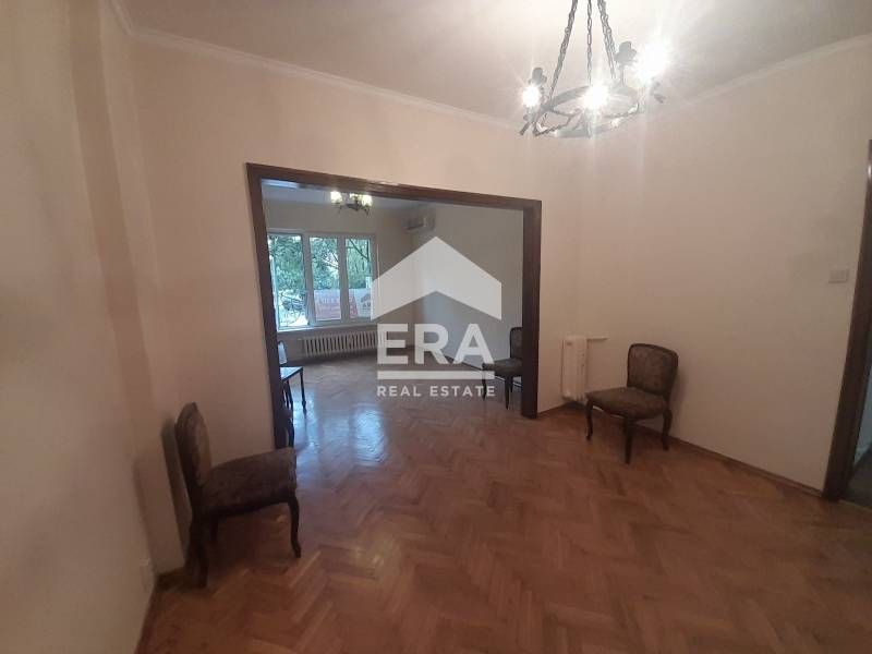 Дава се под наем Двустаен апартамент в София, Център - 80 кв.м за 510 € - Снимка #1