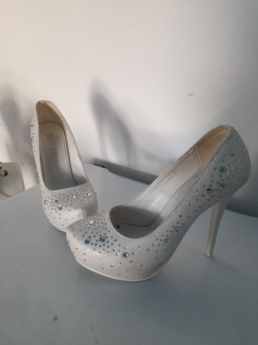 Продам туфли женские разные