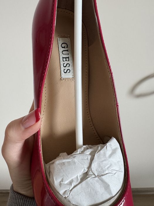 Токчета Guess