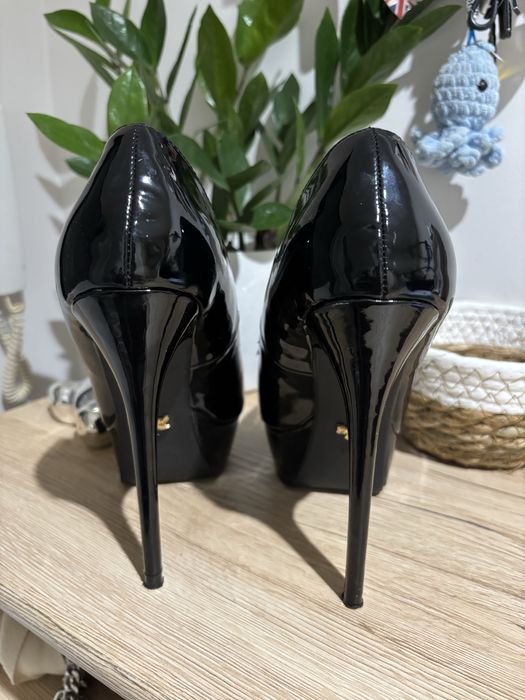 Комплект черна чанта Zara и черни обувки с ток  Paolo Botticelli 37н