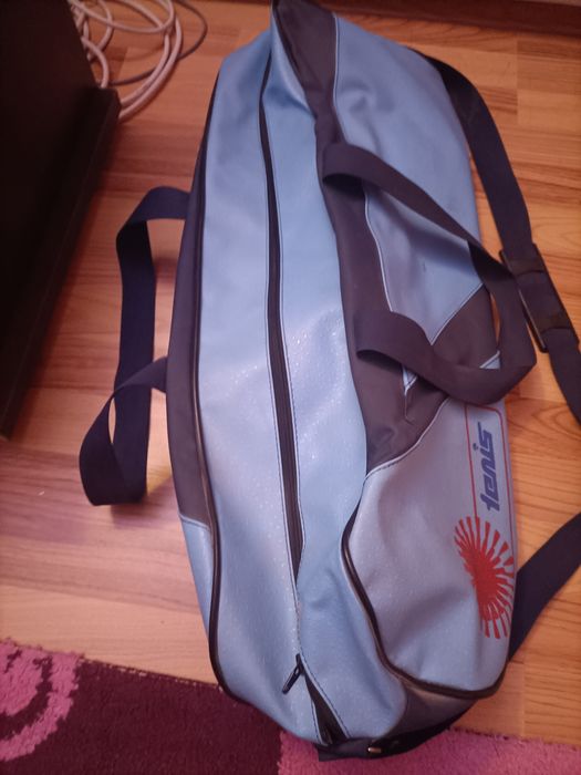 Rachete tenis vechi și geanta