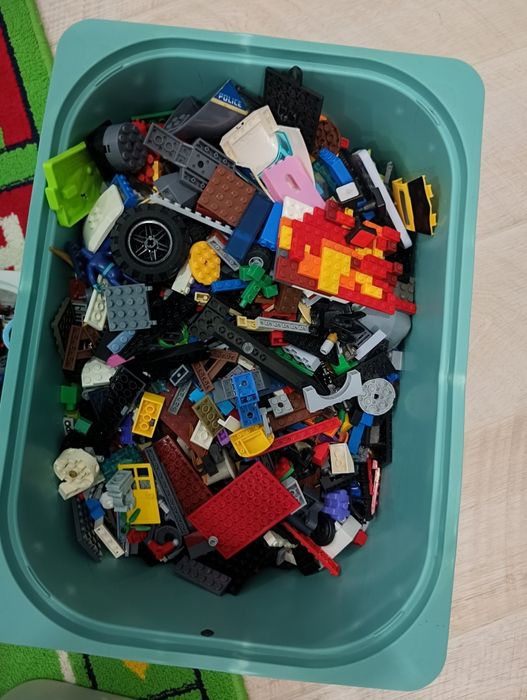 Продам очень много лего