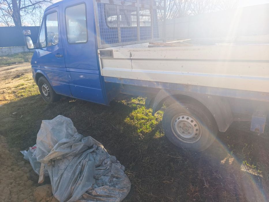 Vând Mercedes sprinter doka 7 locuri