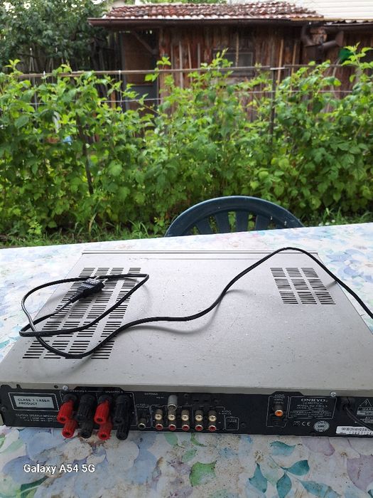 Продавам музикална уредба