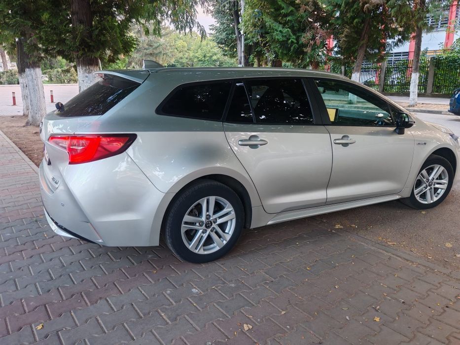 Vând  Toyota Corolla Hibrid