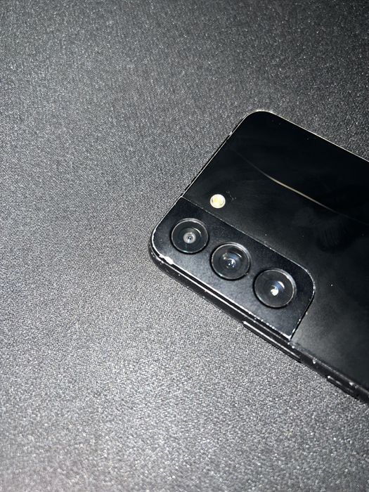 Продам Samsung s22