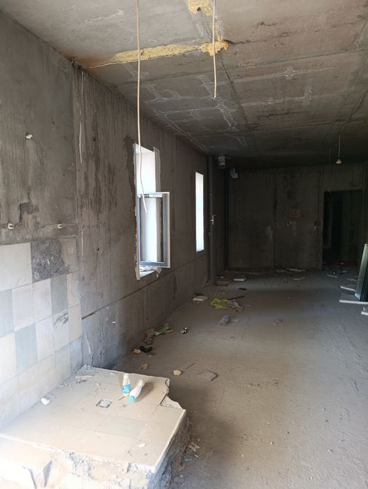 Qora qamish 1/2 da 42 kv 1 etaj 20 etajli dom