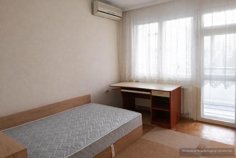 Тристаен апартамент, под наем, Център