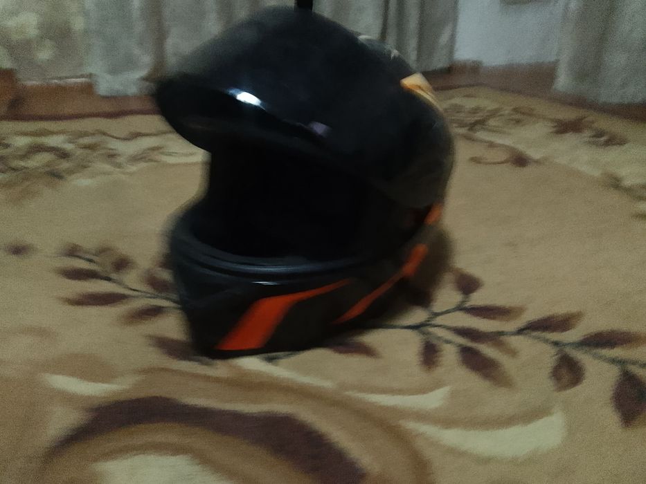 Продам шлем м размер