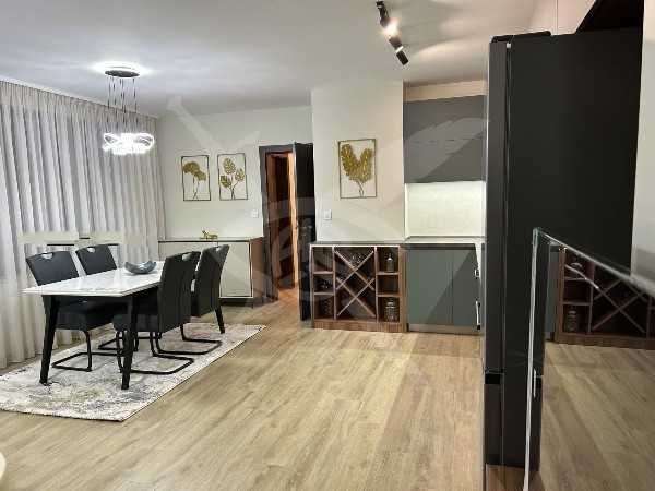 Дава се под наем Двустаен апартамент в Пловдив, Център - 80 кв.м за 797.64 € - Снимка #2