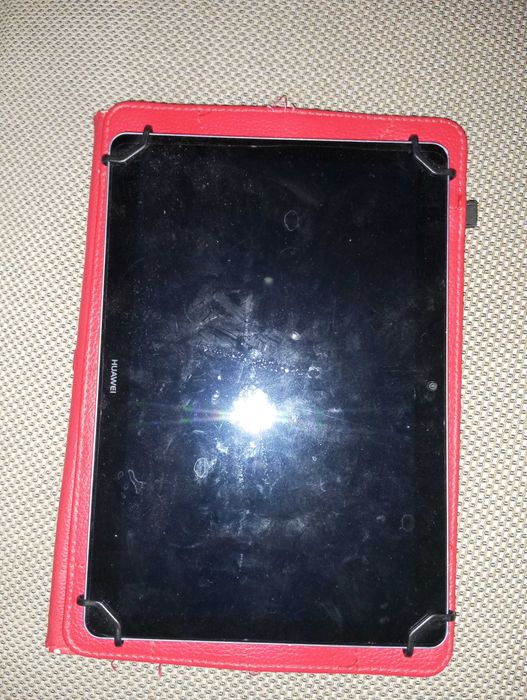 Два таблета Huawei