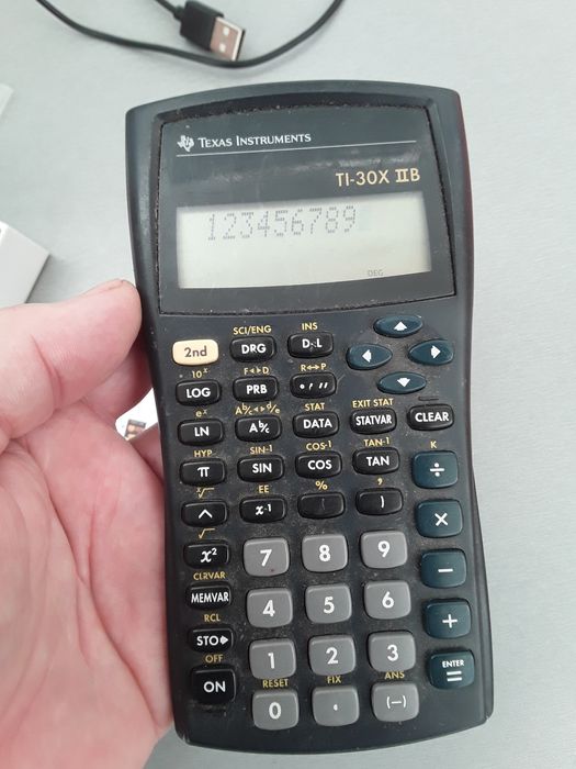Calculator științific Casio Texas Instruments