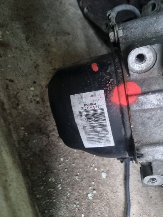 Скоростна кутия за Дачия Сандеро 1.2  2014. Кутията  е с помпа.