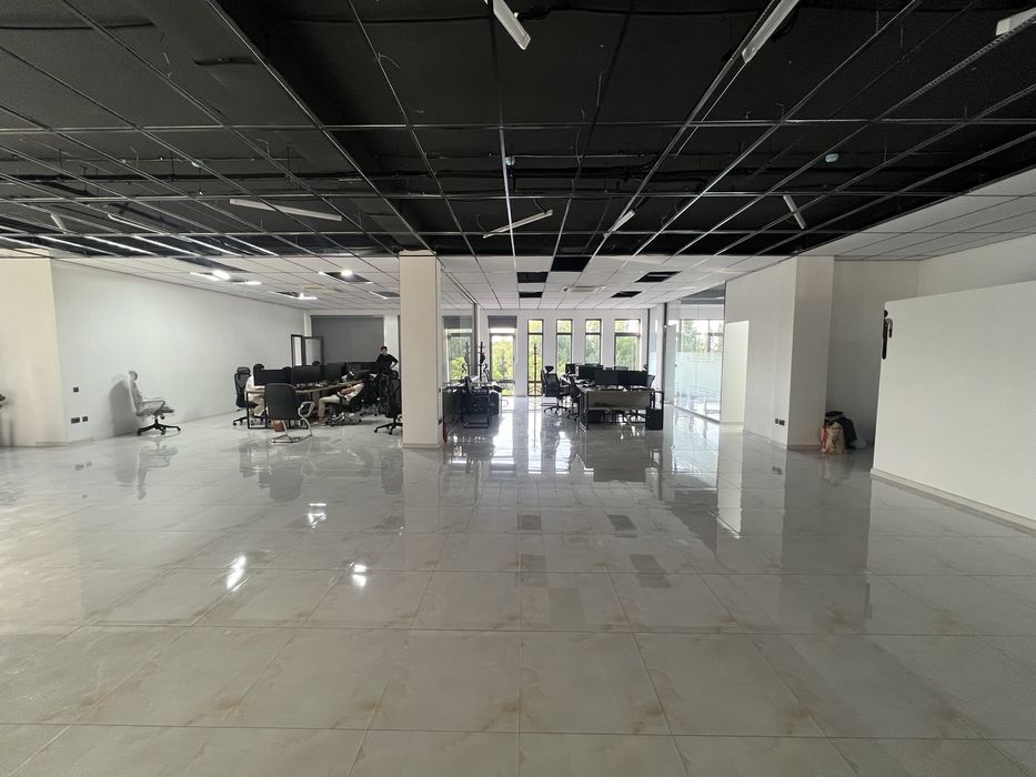 Сдаётся в аренду новый бизнес центре 450 м2 помещения