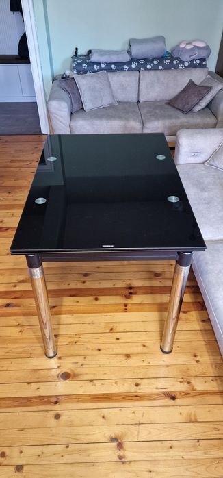 Комплект разтегателна трапезна маса с 6 стола