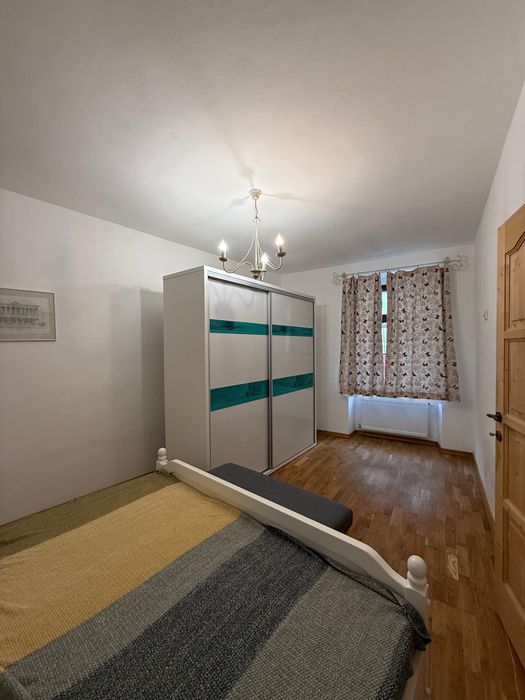 Inchiriez apartament 2 camere strada Castelului