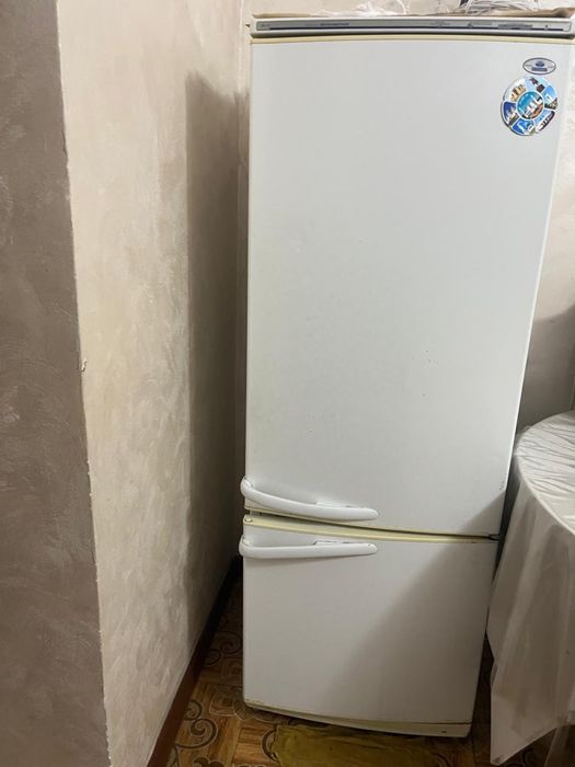 Холодильник в хорошем состояний