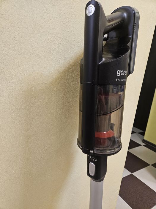 Вертикална прахусмокачка