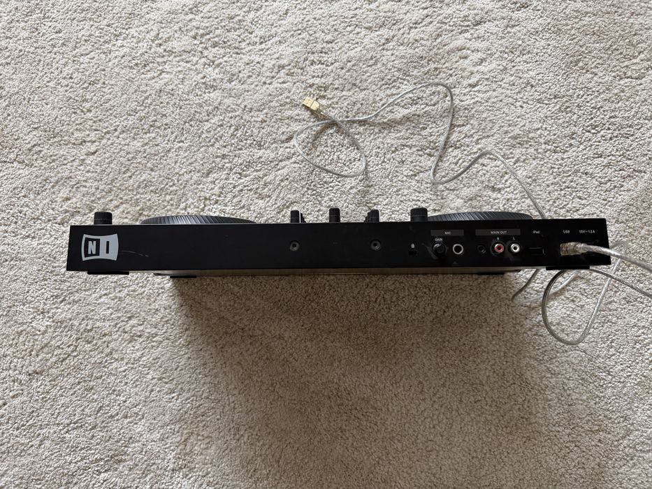 Vand consola dj Traktor Kontrol S2 MK3