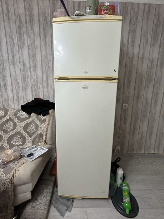 Холодильник б/у.В отличном состояний