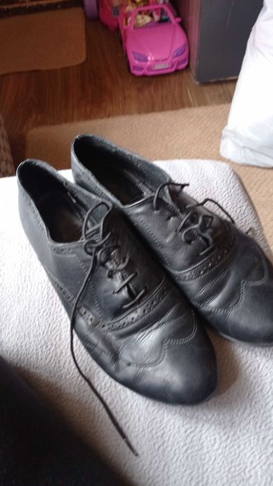 Дамски обувки номер 39