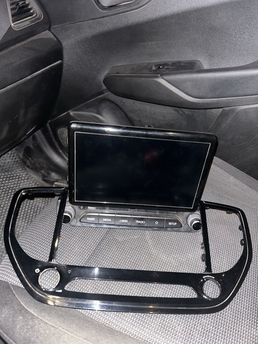 Магнитола на Hyundai Accent