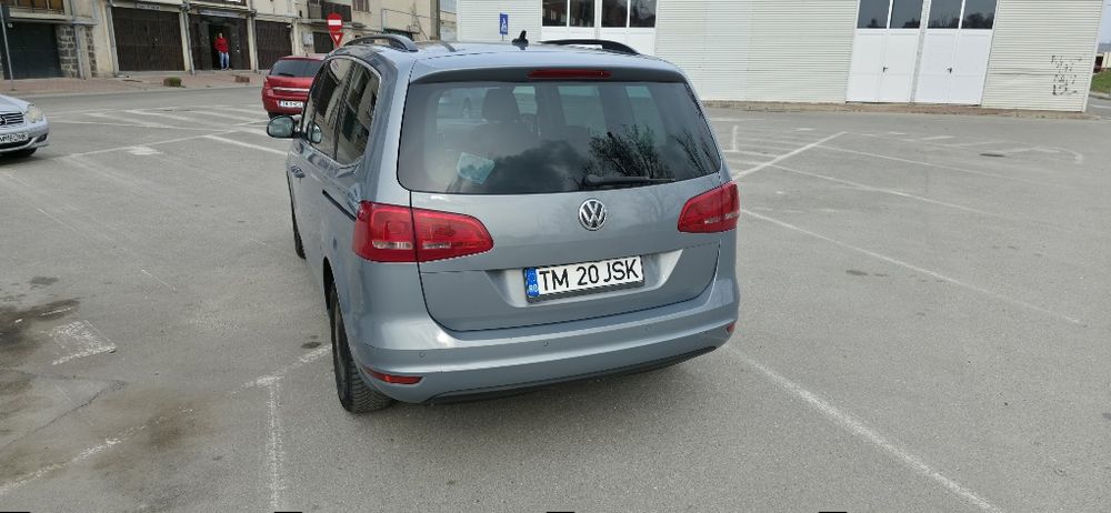 Vând Volkswagen Sharan