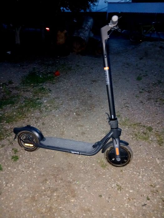 Disponibila trotineta segway