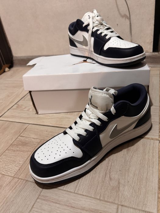Nike Jordan.