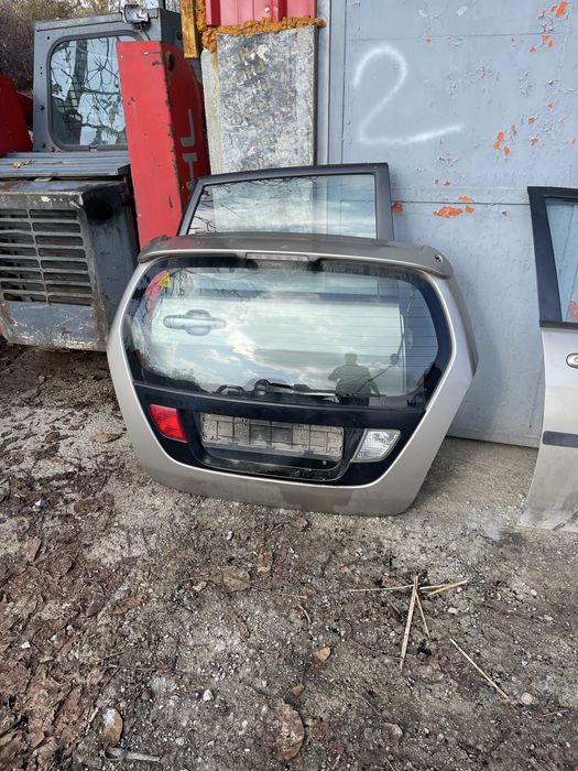 Сузуки лияна на части