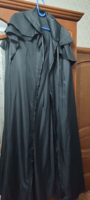 Плащ с капюшоном