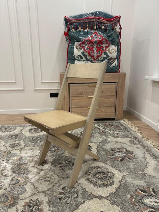 Продам стол и стулья