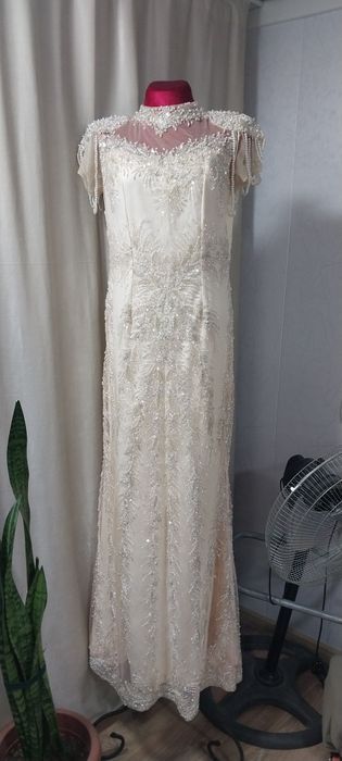 Vecherni kuylak sotiladi atileda