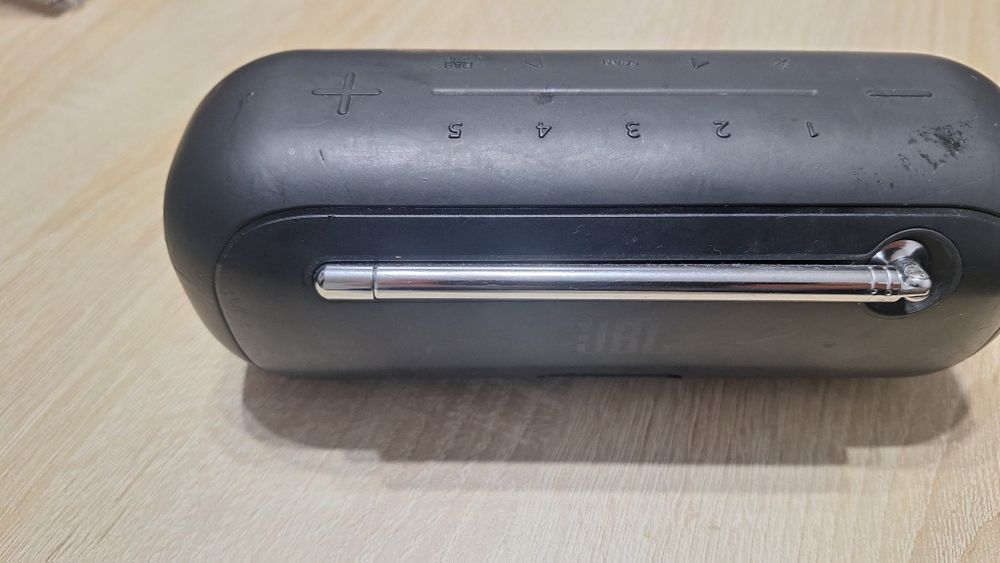 Vând boxa portabila jbl