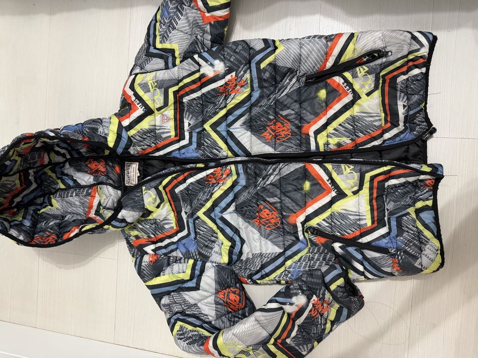 Пролетно Яке Guess 14