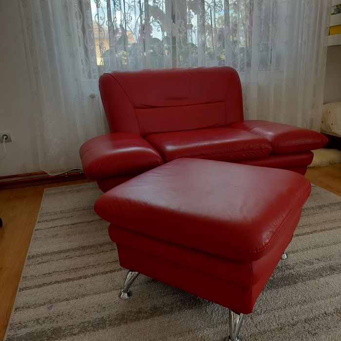 Canapea din piele  și taburet