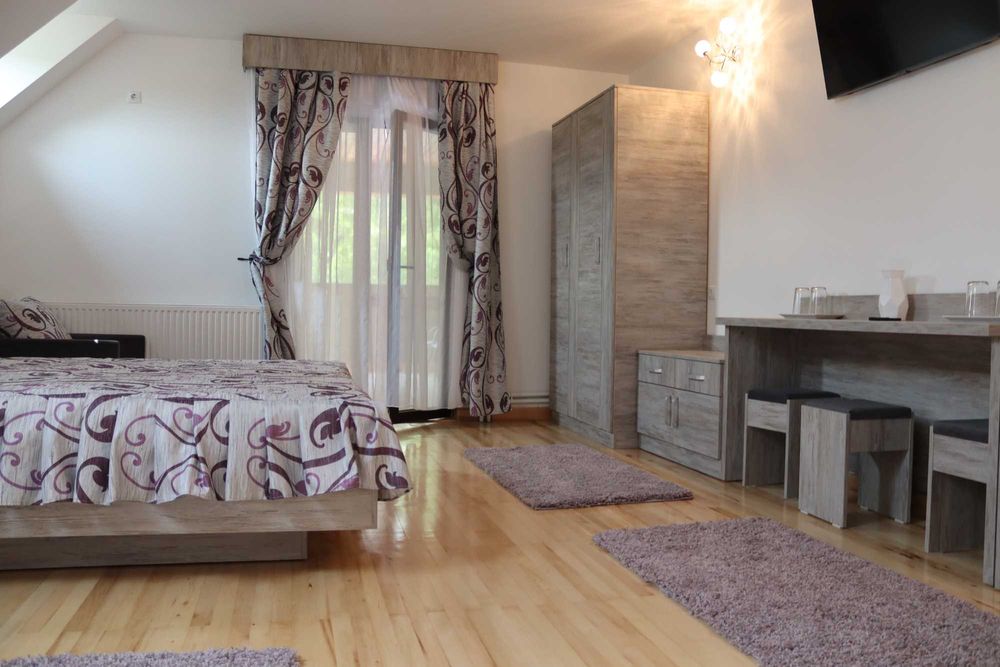 pensiune/ cabana   Nut House  Retezat nucsoara hunedoara