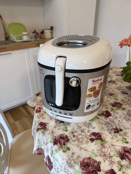 Friteuza noua Tefal