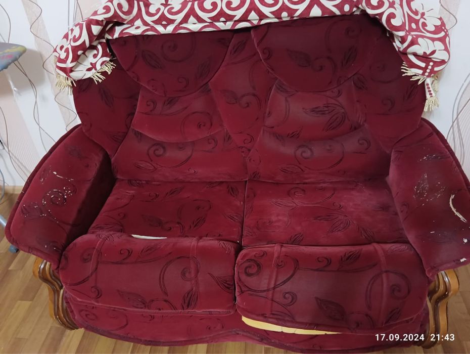 Отдам даром два дивана