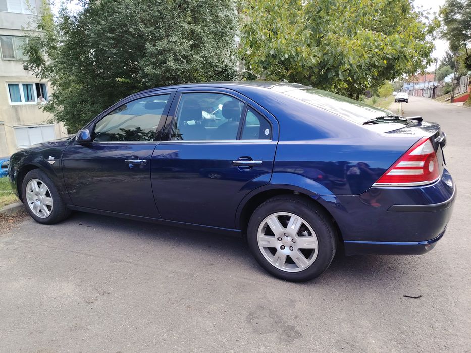 Vând Ford Mondeo