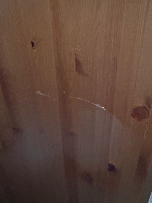 Masa lemn pin masiv 4/6 persoane, stare foarte buna (fara scaune)