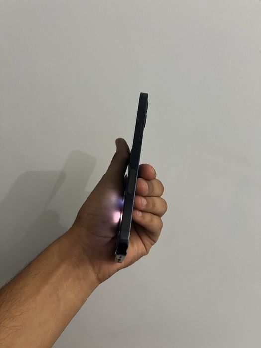 iPhone 12 с гаранти