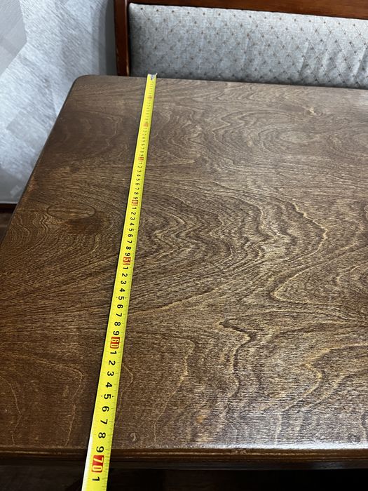 Стол и стулья в кухню