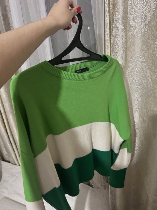 Продам свитер в хорошем состоянии