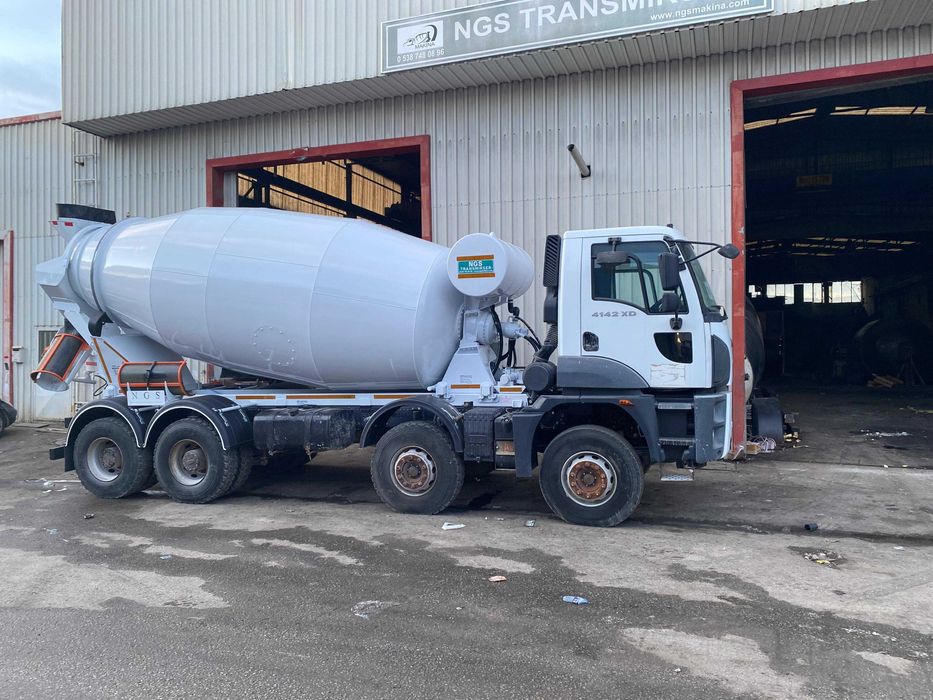 Автобетоносмеситель объёмом 12 м³ (марка Форд)