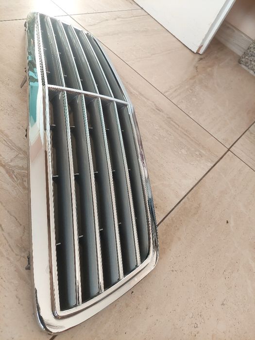 W203 Предна рeшетка Мерцедес Ц класа