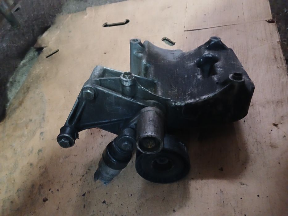 Кронштейн БМВ Е34