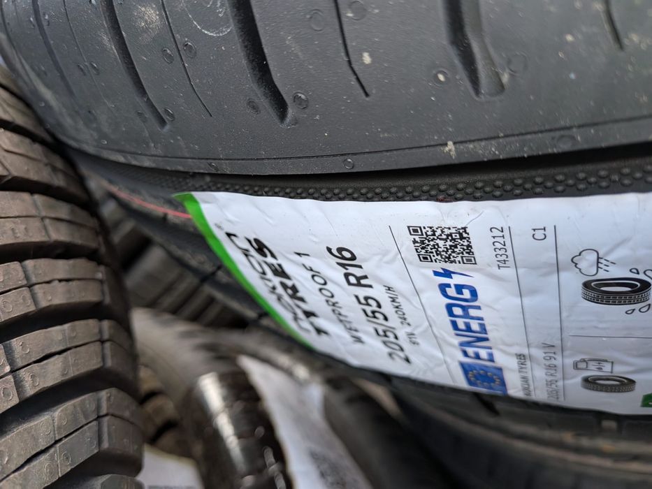 Anvelope Pirelli/Continental