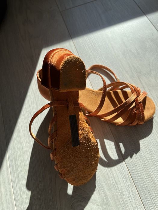 Детски обувки за танци